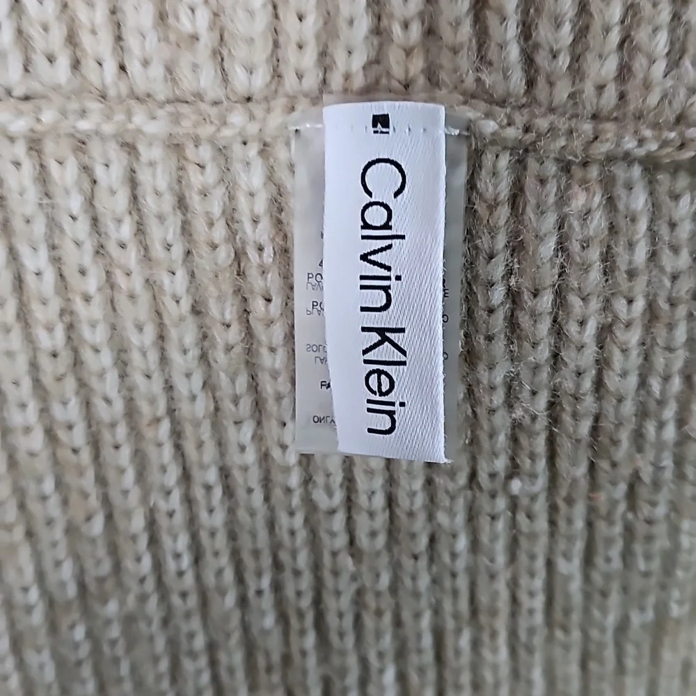 Calvin Klein Scarf & Beanie.